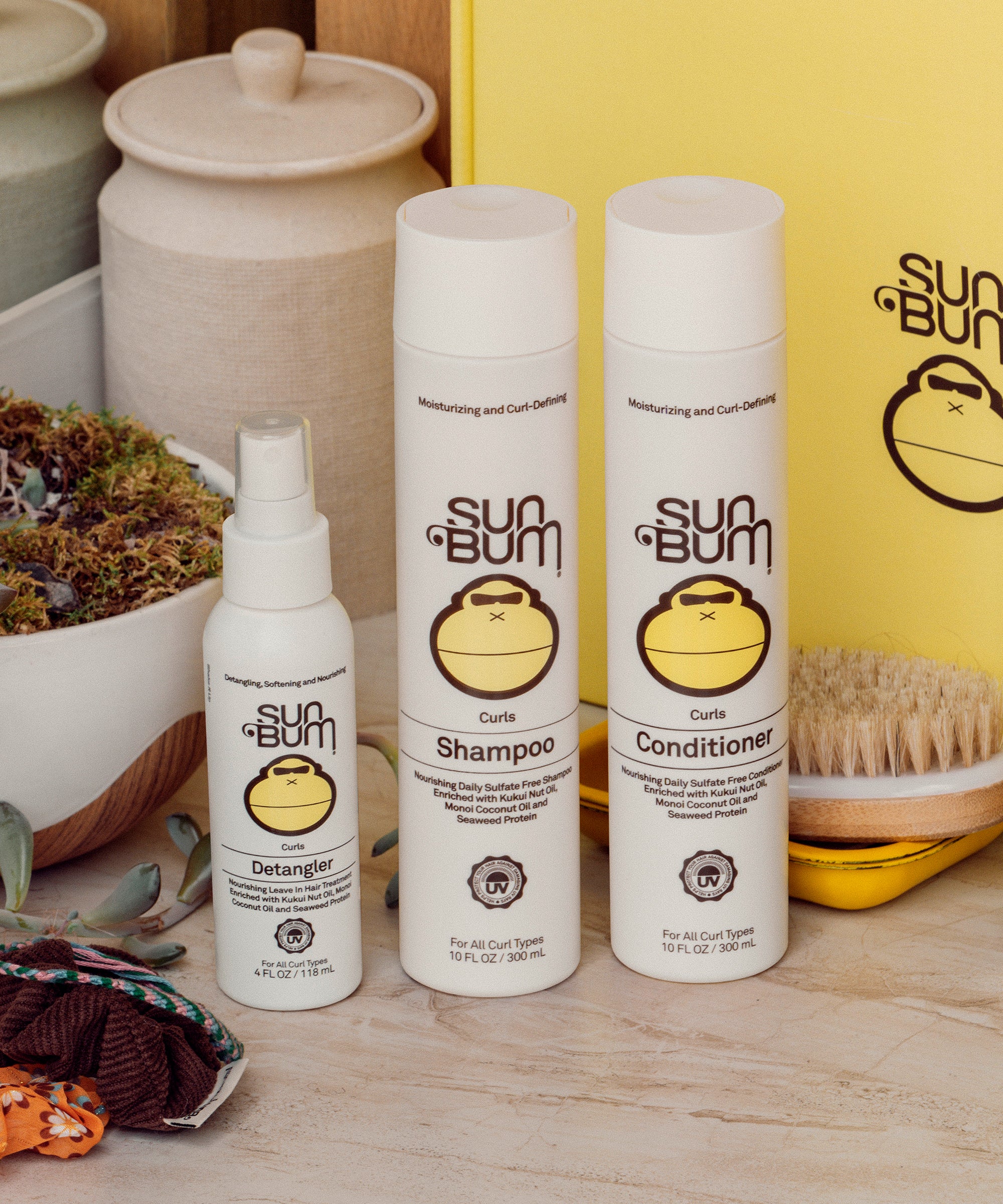 Sun Bum Curls Detangler spray with Kukui Nut and Monoi Coconut Oil for soft, tamed curls by Sun Bum
